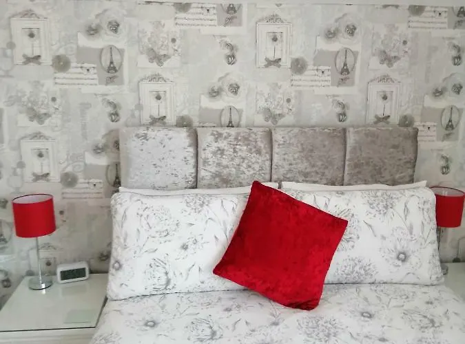 Hermosa Guesthouse 3*