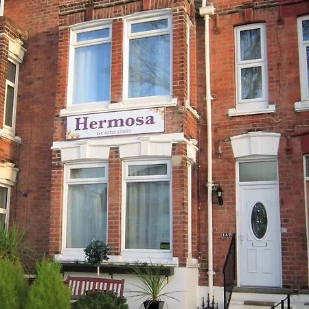 Hermosa Guesthouse 3*