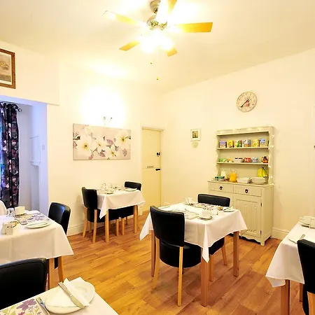 Hermosa Guesthouse 3*